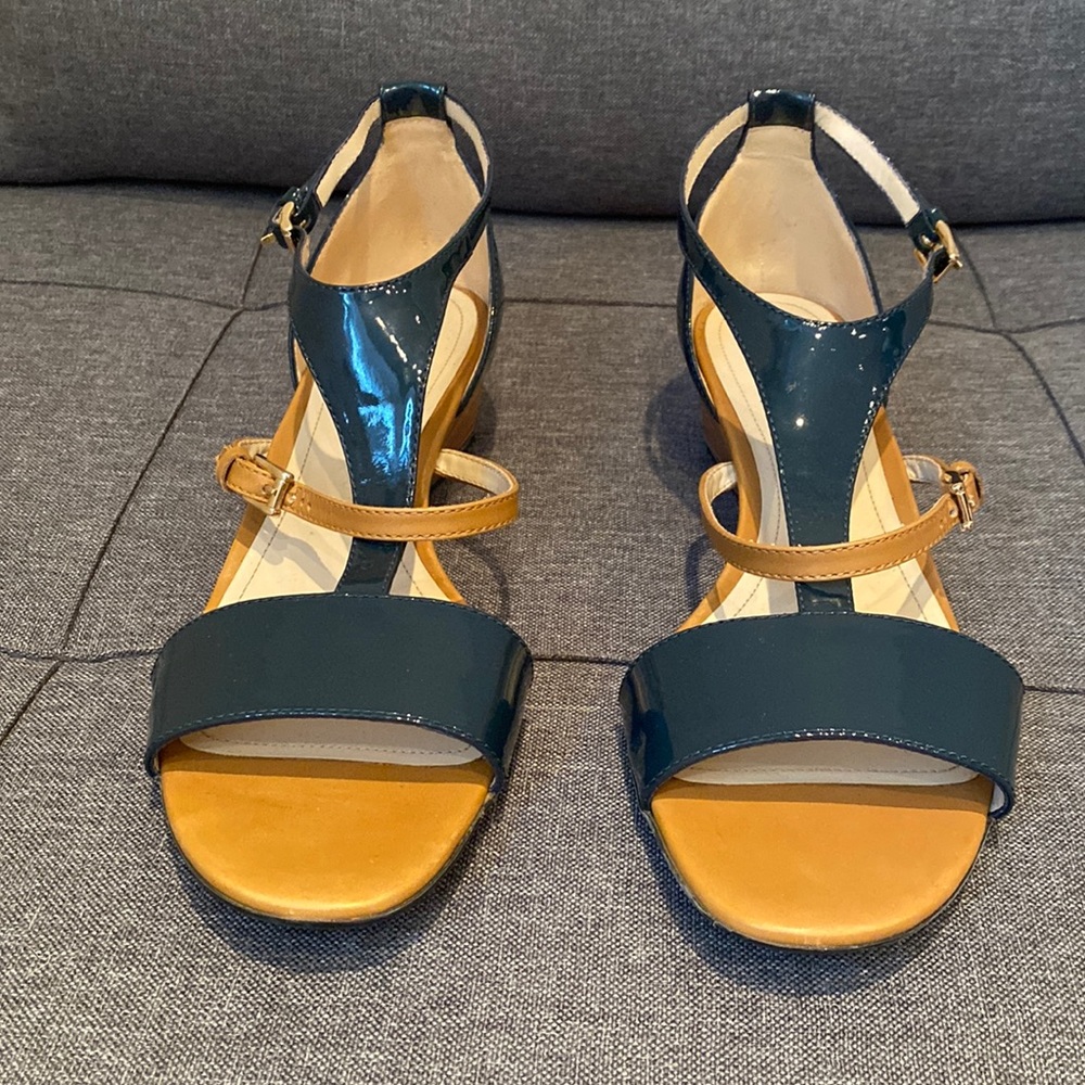 Like new. Tod’s women’s sandal.